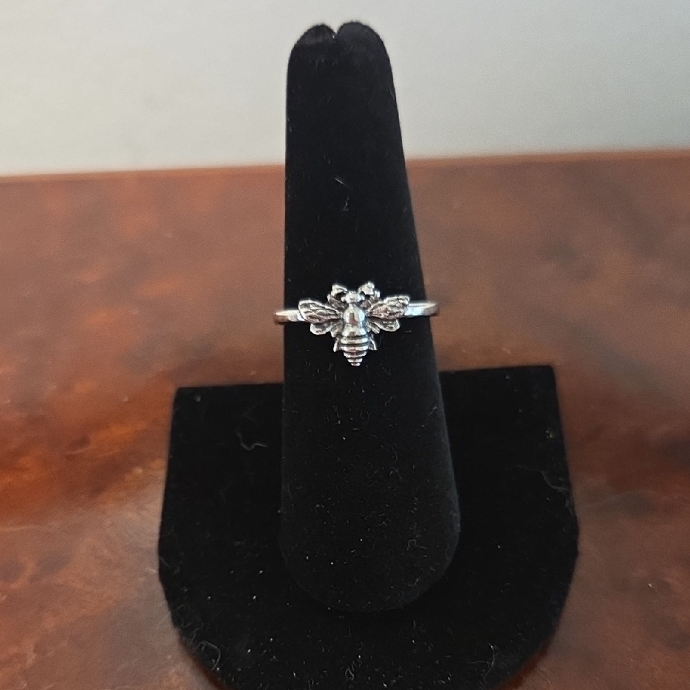 Bee Ring - Silvertone